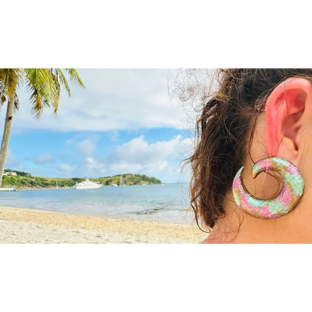 VTG 80s Swirl Painted Post Earrings Very Lightweight Purple/Green